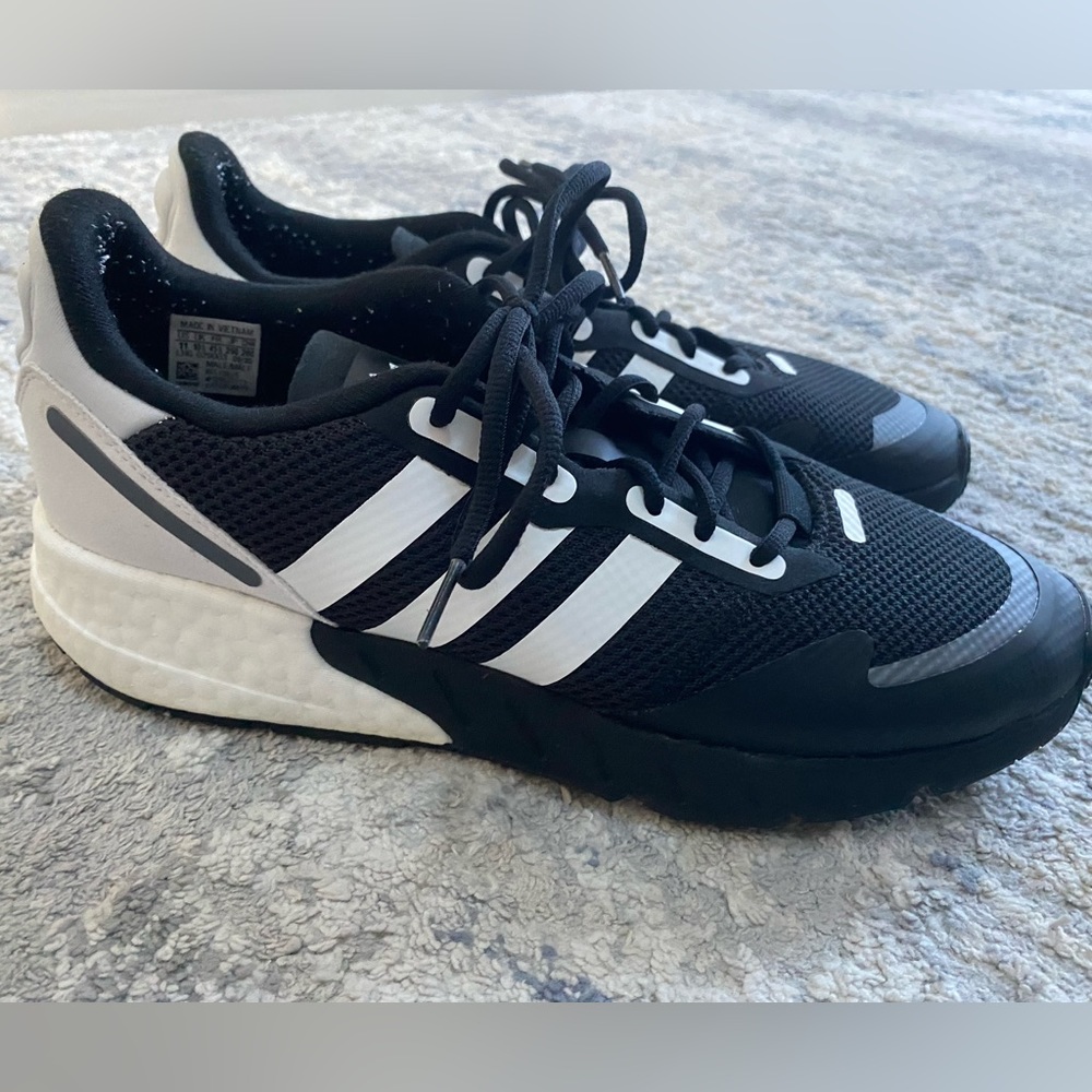 Mens adidas shoes size 11